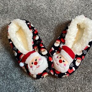 NEW Santa Claus Christmas Slippers ADORABLE NWOT